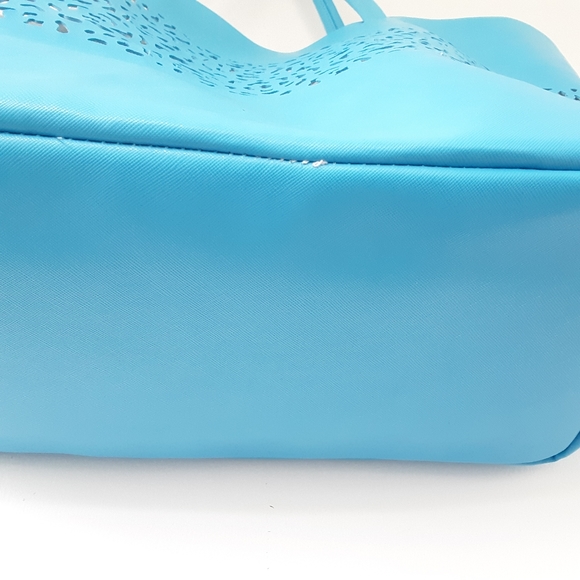 VINCE CAMUTO Tiffany blue large Leather Tote Bag - Picture 7 of 11